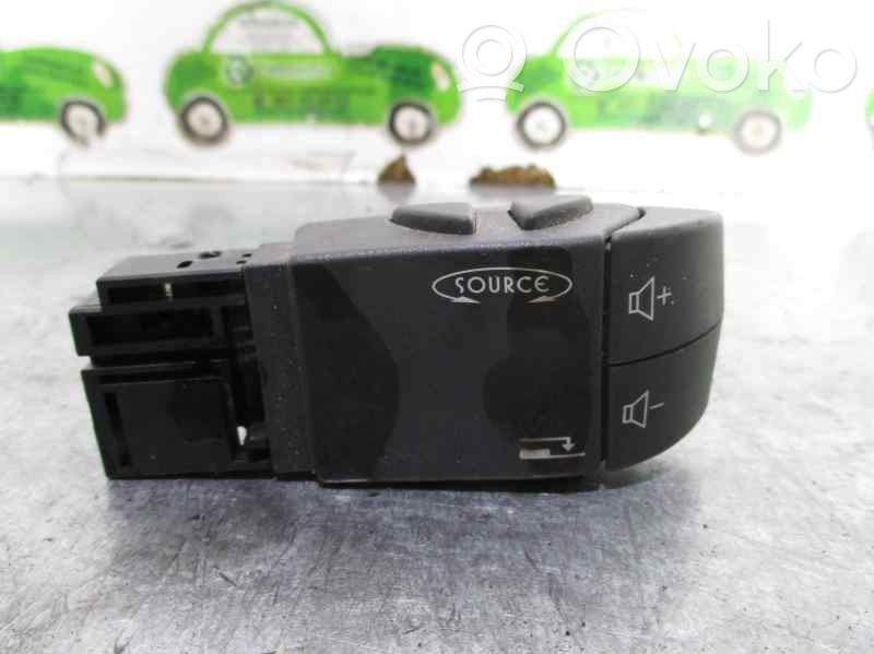Commande régulateur de vitesse   7701049643,34442201AF