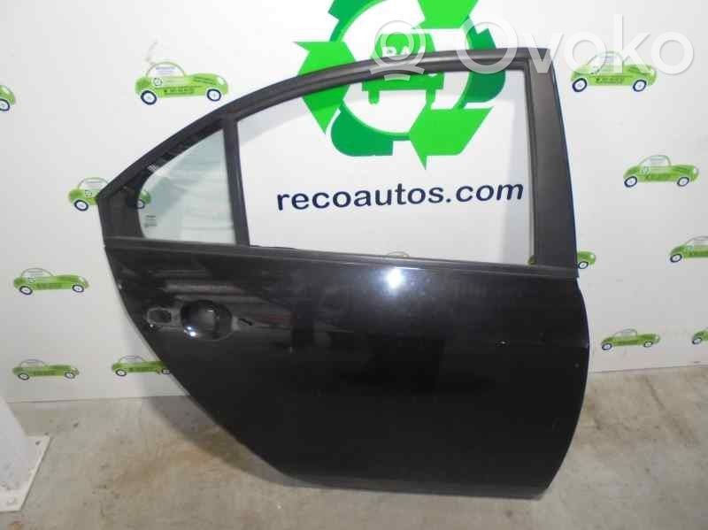 Nissan Primera Puerta trasera 