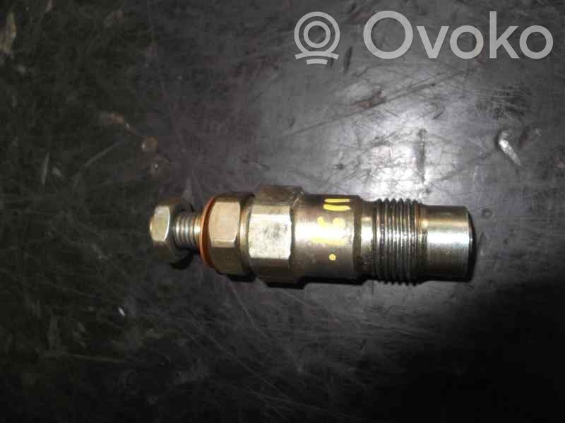 Inyector de combustible   71A136