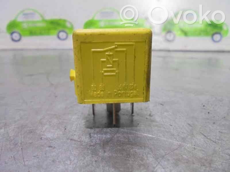 Módulo de fusible   A0025421419