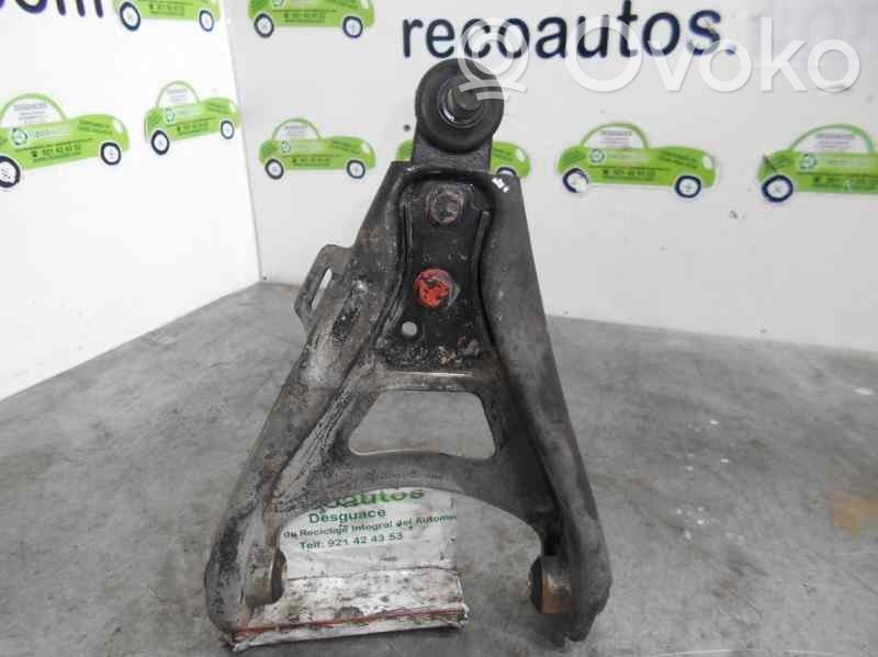 Renault Clio I Рычаг 