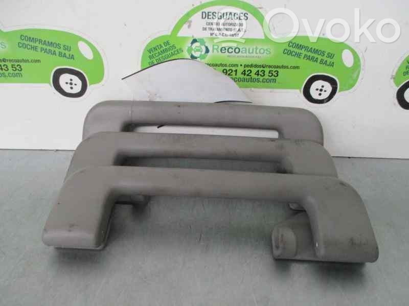 Manecilla interna puerta delantera   0156017082