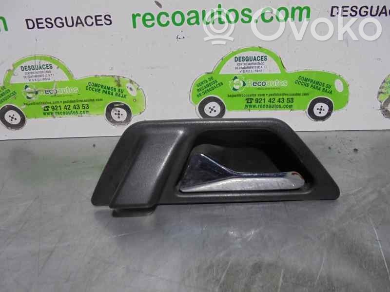 Manecilla interna puerta delantera