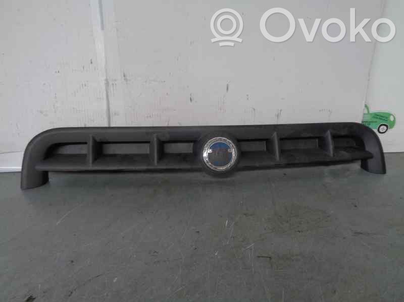 Fiat Doblo Etusäleikkö 