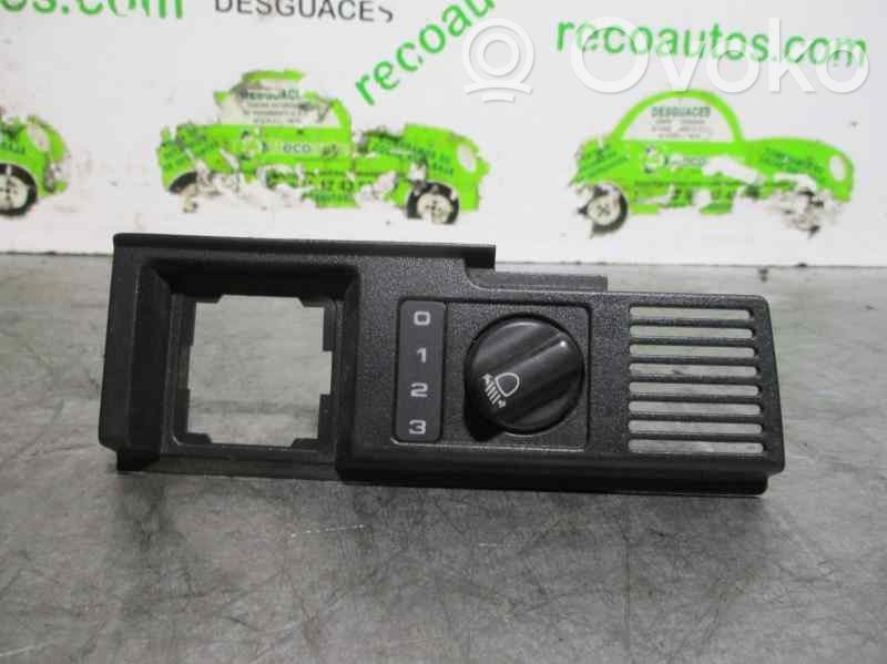 Land Rover Discovery Interrupteur d'éclairage de la cabine dans le panneau 
