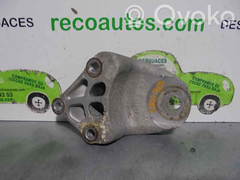 Jaguar X-Type Engine mount bracket 