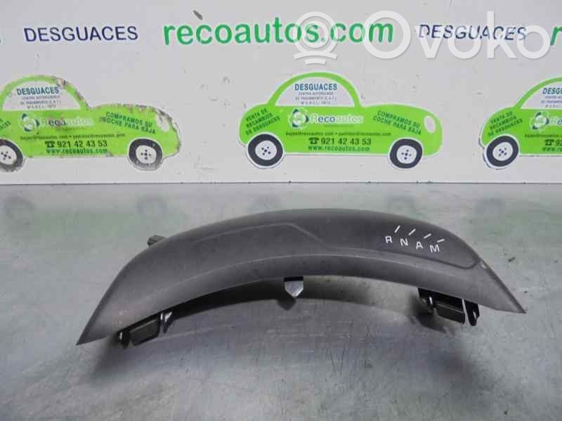 Citroen C4 Grand Picasso Contour de levier de vitesses