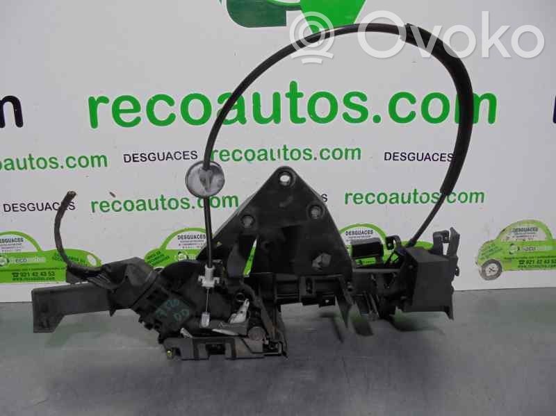 Ford Focus Priekšpusē slēdzene 