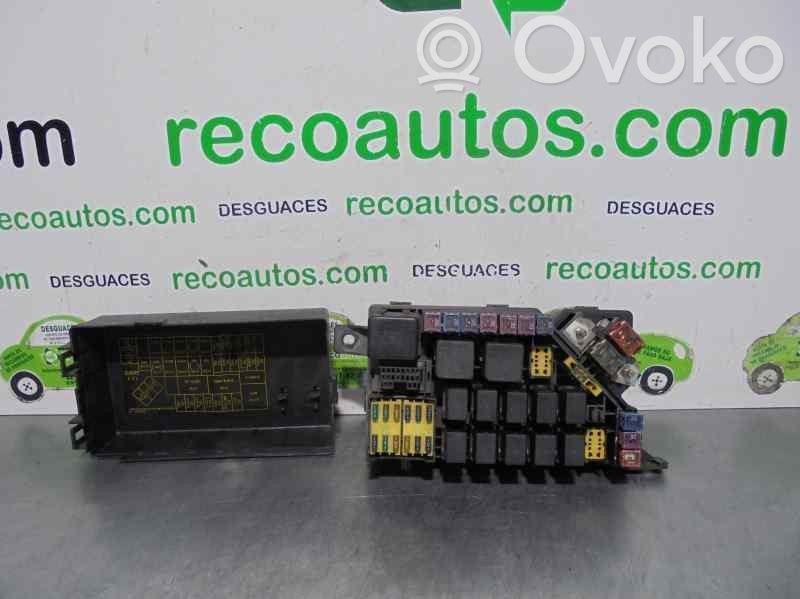 KIA Carnival Fuse box set 
