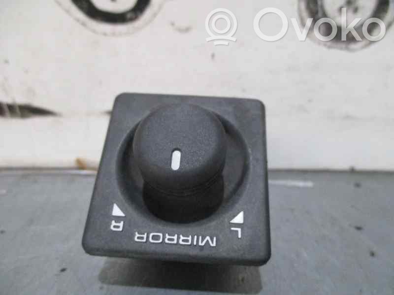 Land Rover Freelander Wing mirror switch 