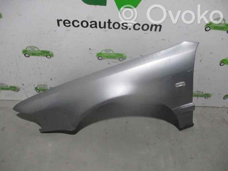 Audi A8 S8 D2 4D Sparnas 