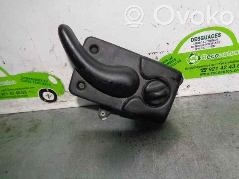 Manecilla interna puerta trasera   7700352455AR