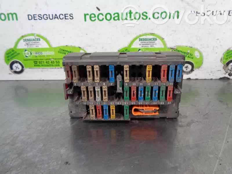 Peugeot Partner Juego de caja de fusibles 