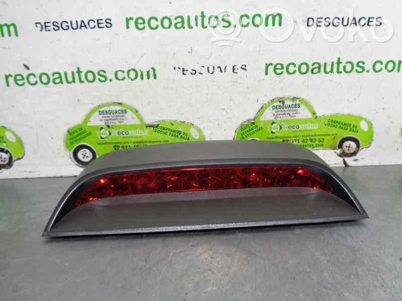 Chevrolet Aveo Third/center stoplight 