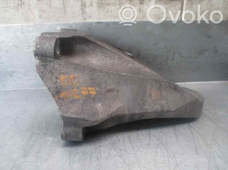 Ford Transit Moottorin kiinnikekorvake 