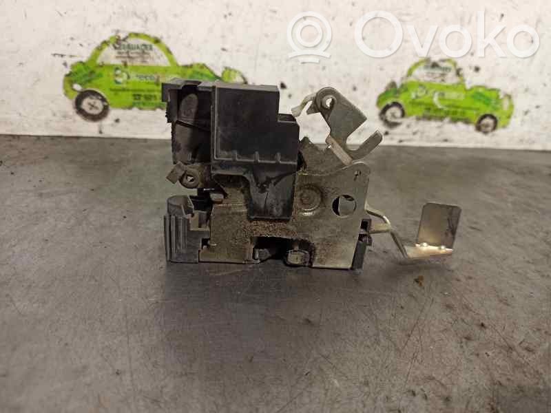 Fiat Ducato Zamek drzwi przednich 