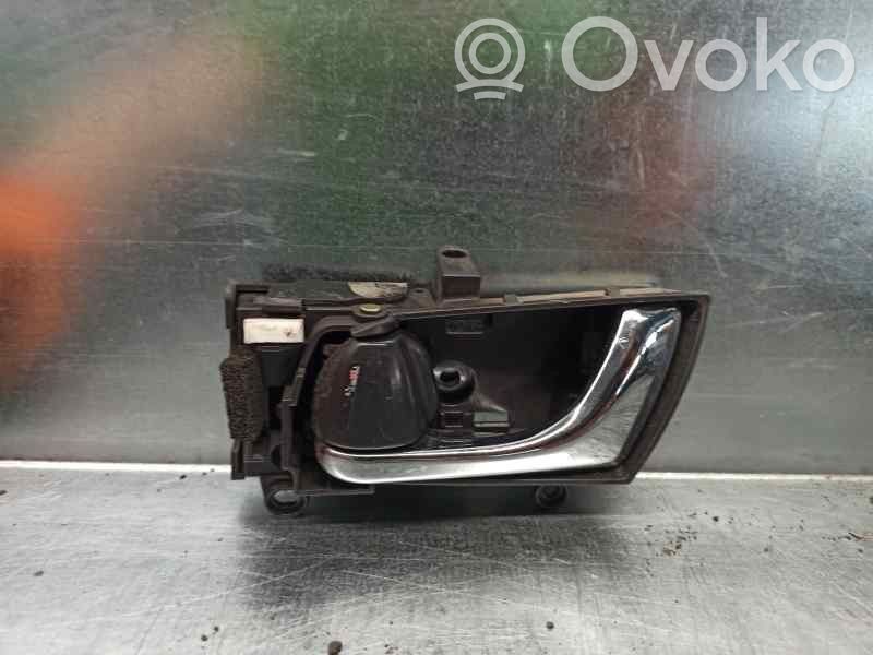 Subaru Legacy Manecilla interna puerta delantera 