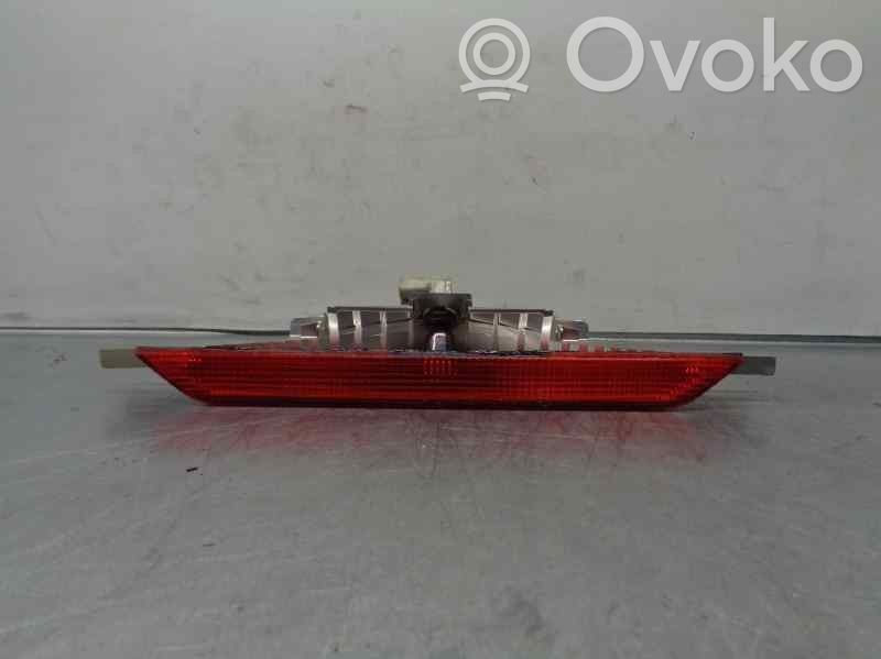 Toyota Avensis T220 Third/center stoplight 