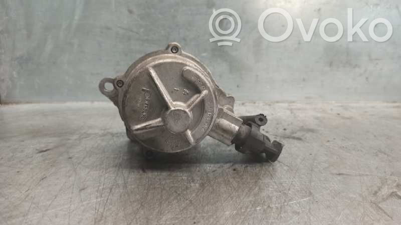Renault Megane I Vacuum pump 