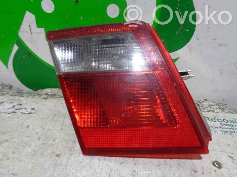 Saab 9-5 Aizmugurējais lukturis virsbūvē 