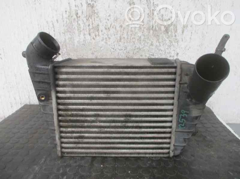 Audi 100 S4 C4 Interkūlerio radiatorius 