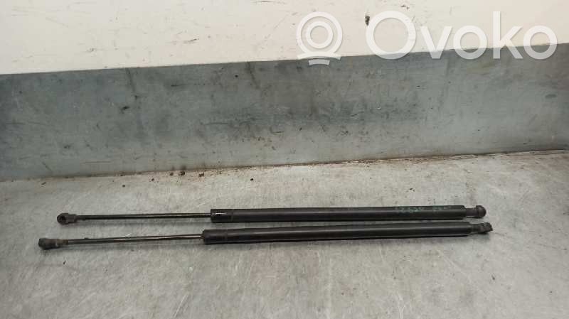 BMW X3 E83 Amortyzator klapy tylnej bagażnika 