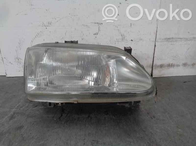 Renault Megane I Lampa przednia 