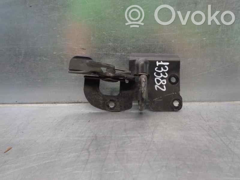 Tie down hook / loop   8N0823480B