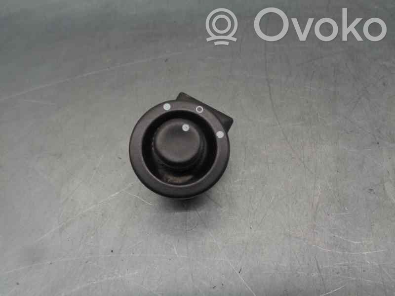 Renault Megane II Bouton de commutateur rétroviseur latéral 