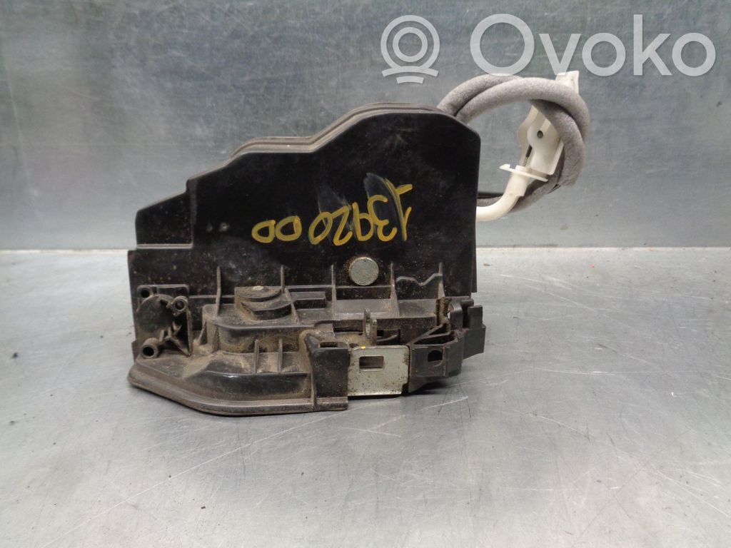 BMW 5 E60 E61 Etuoven lukko 