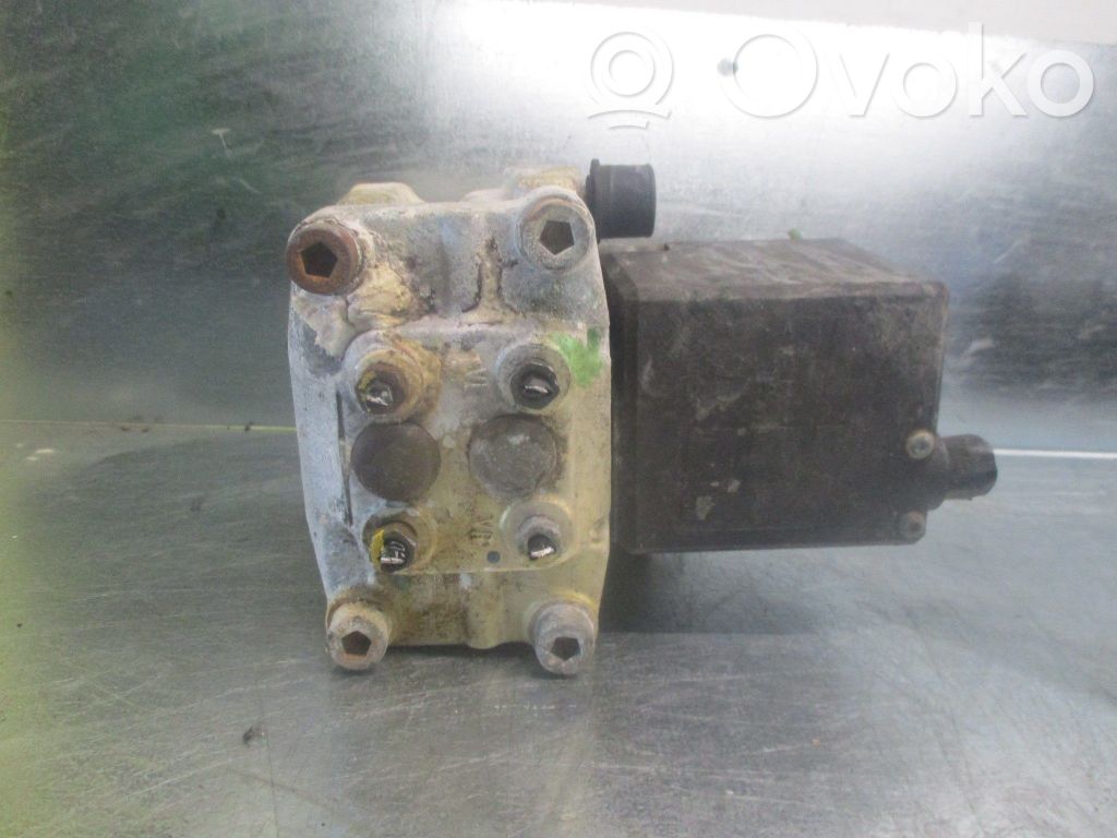 Peugeot 605 Bomba de ABS 
