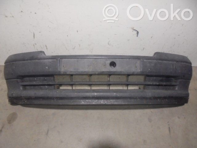 Renault Clio I Parachoques delantero 