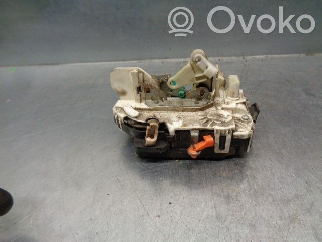 Dodge Caliber Front door lock 