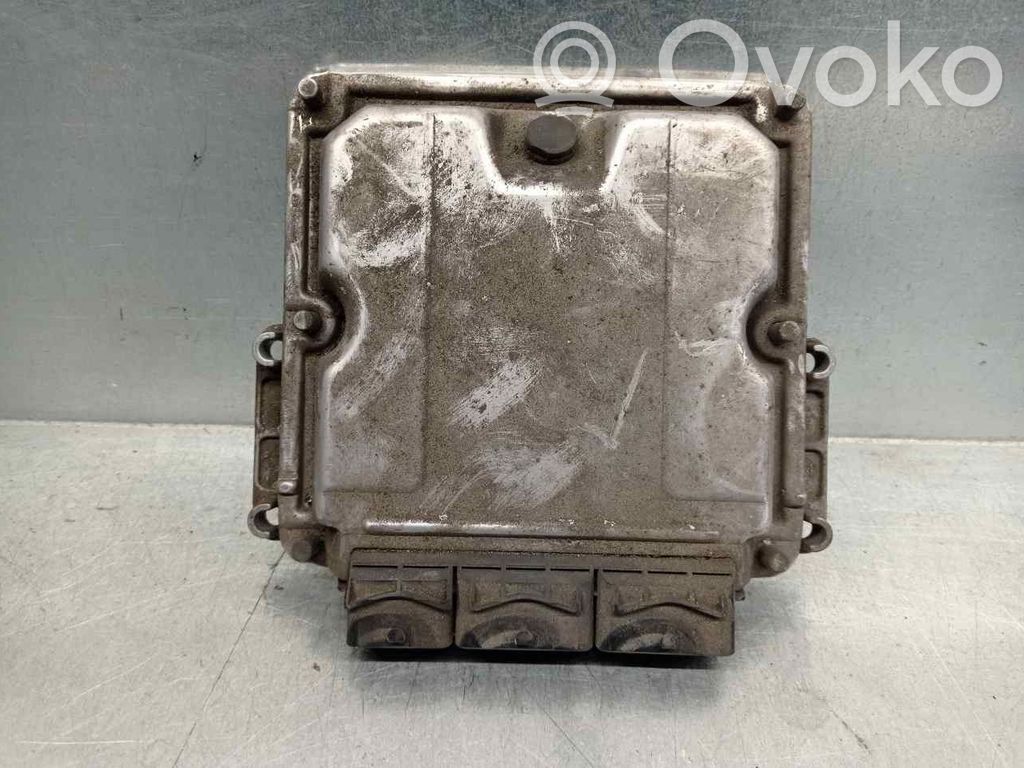 Engine control unit/module   8200064508,0281001997,BOSCH