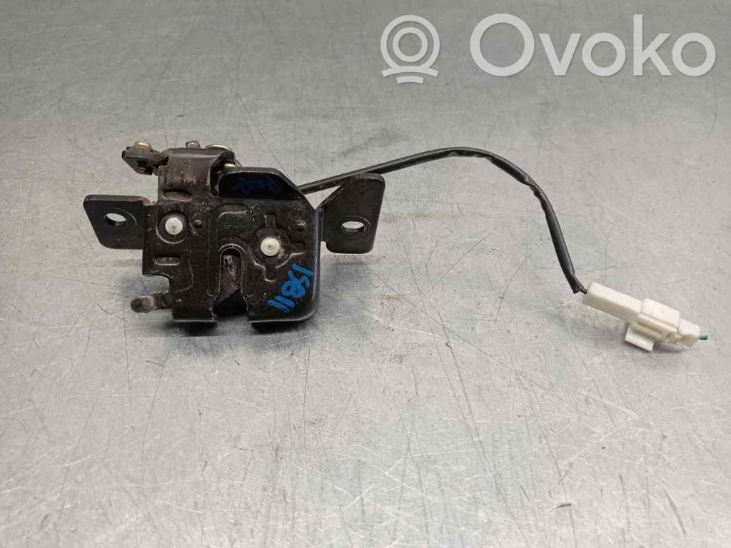 Tailgate lock latch   1PINES,5PUERTAS