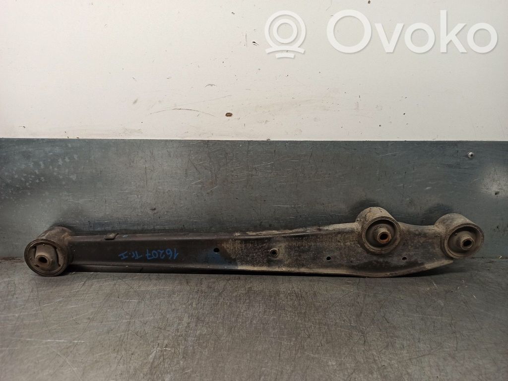 Suzuki Ignis Рычаг 