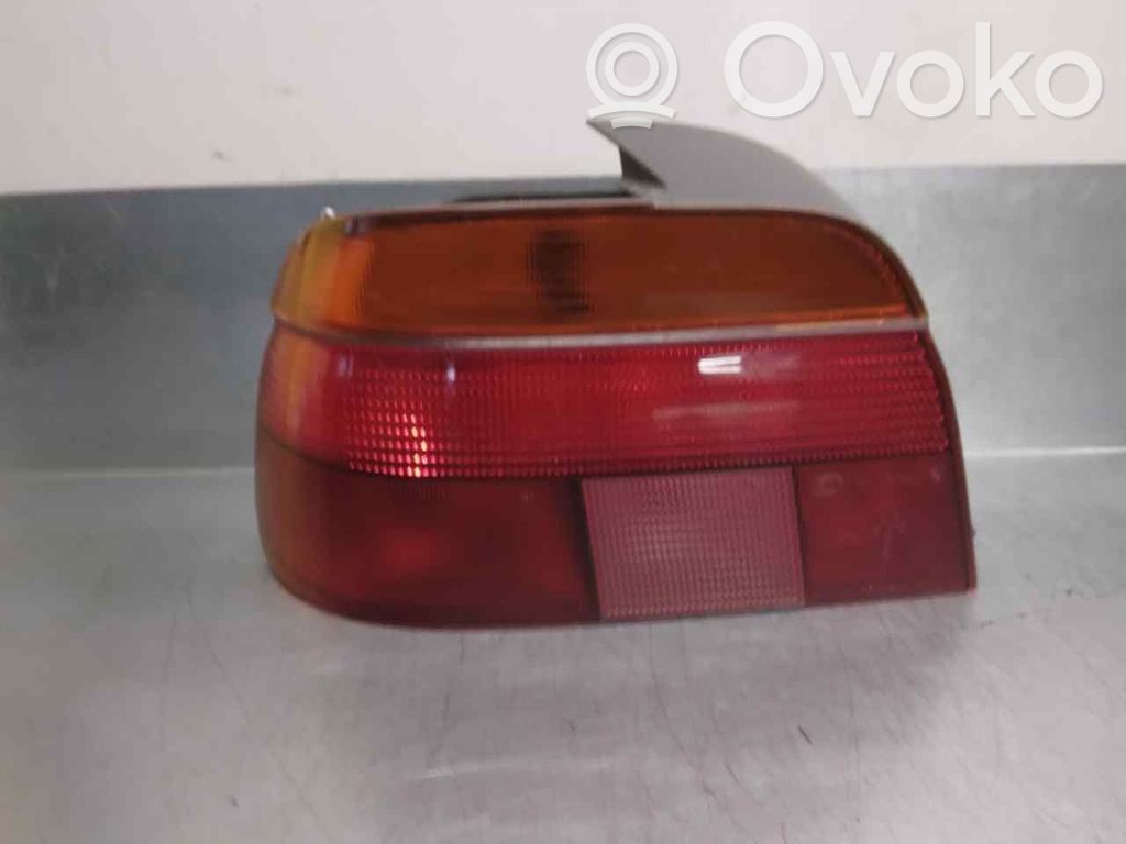 BMW 5 E39 Aizmugurējais lukturis virsbūvē 