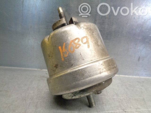 Engine mount bracket   684681