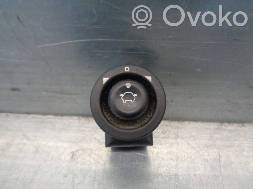 Comutator oglinzi laterale   93BG17B676BB