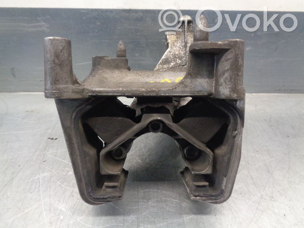 Opel Vectra B Engine mount bracket 