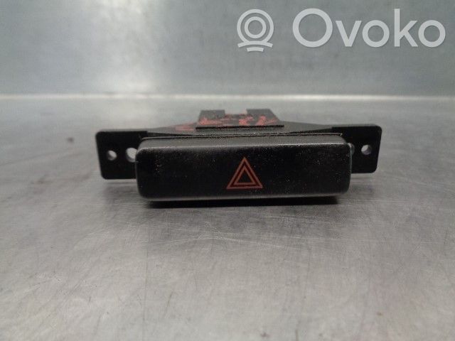 Suzuki Grand Vitara II Botón interruptor de luz de peligro 