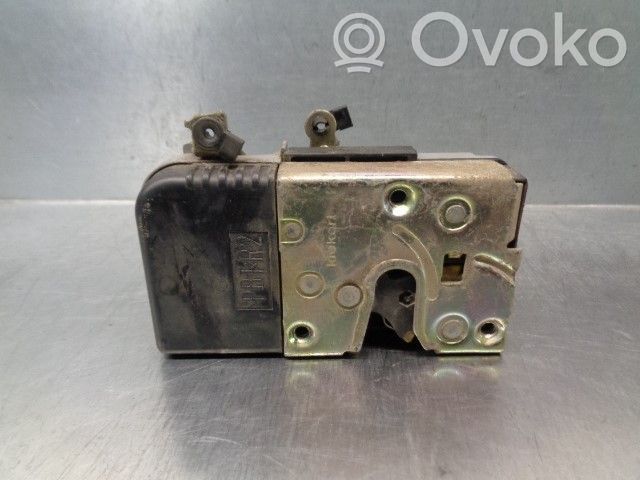 Peugeot 406 Etuoven lukko 