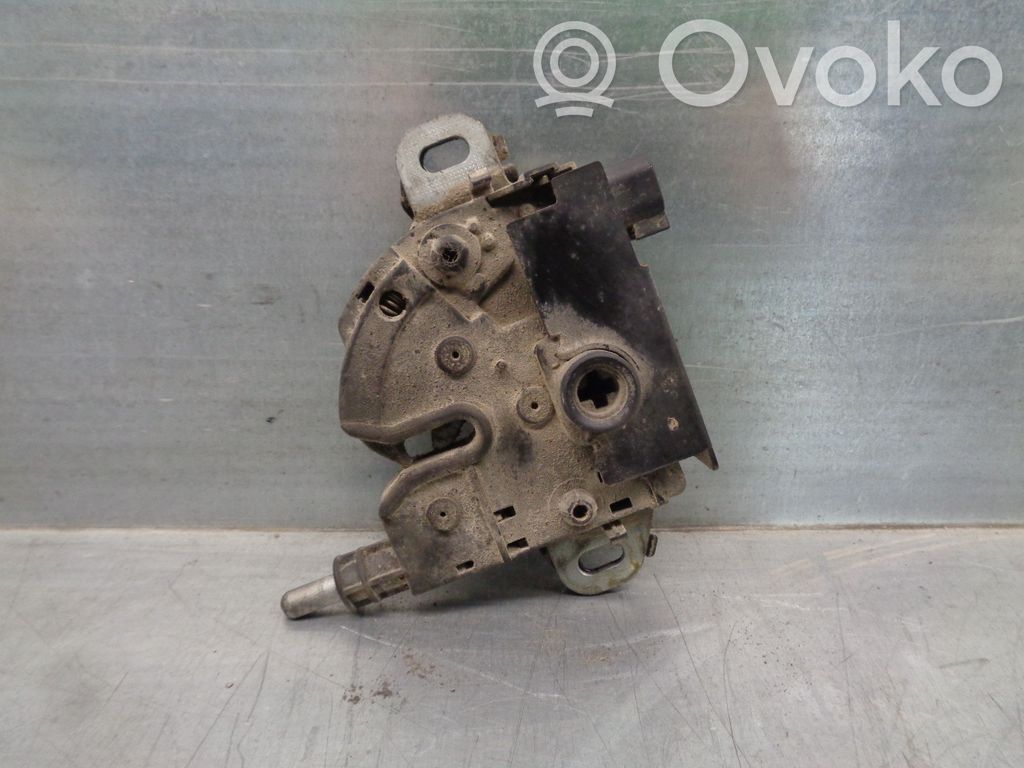 Ford Focus Tie down hook / loop 