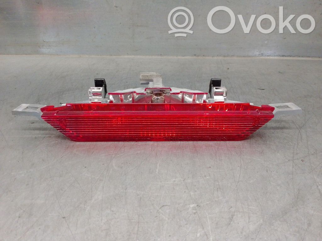 Toyota Corolla E120 E130 Dritte Bremsleuchte 