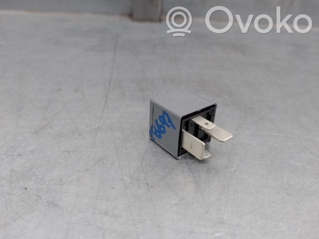 Sulakemoduuli   8D0951253