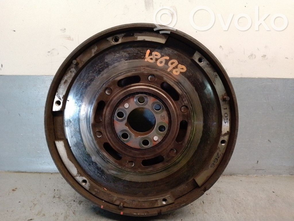 Audi A4 S4 B5 8D Vauhtipyörä 