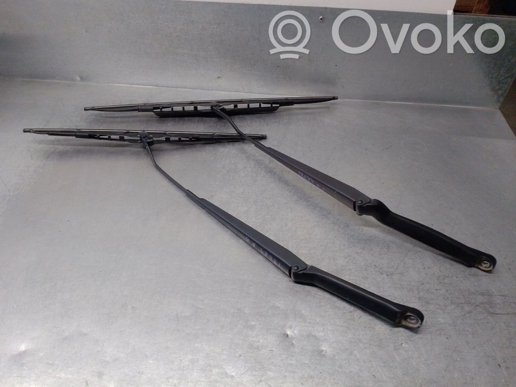 Toyota Avensis T220 Braccio della spazzola tergicristallo anteriore