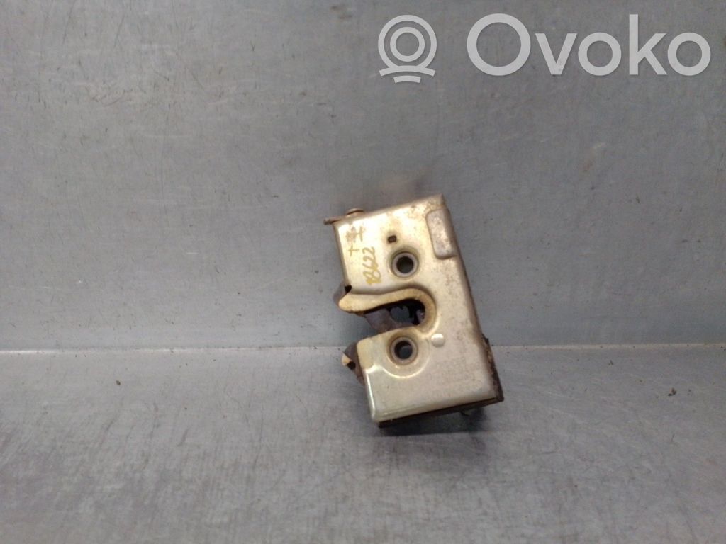 Audi 80 90 B3 Takaoven lukko 