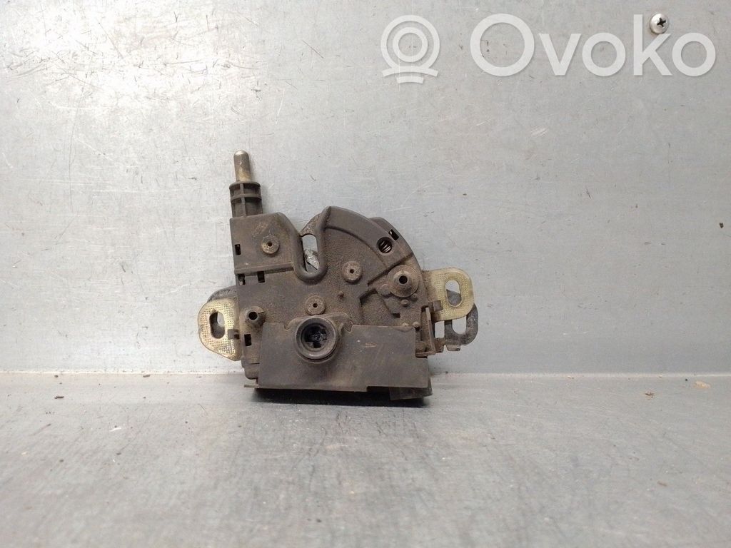 Ford Focus Tie down hook / loop 