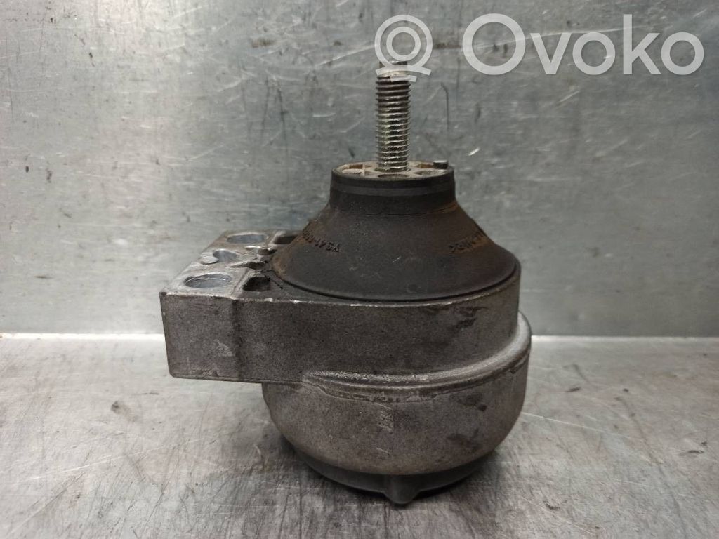 Ford Focus Engine mount bracket 